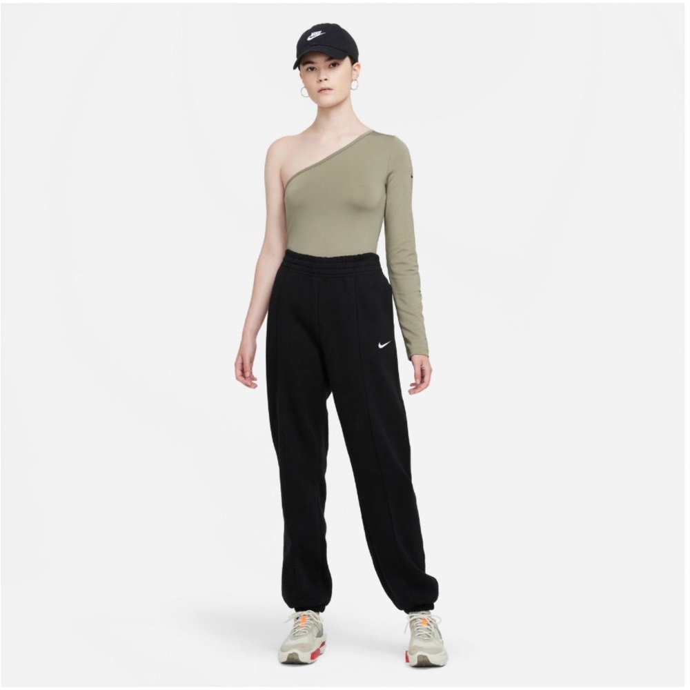 Nike Women’s Asymmetrical Shirt (Size Small)